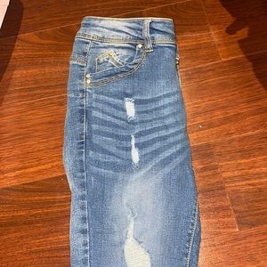 Fashion Nova size zero Booty shaping skinny jeans